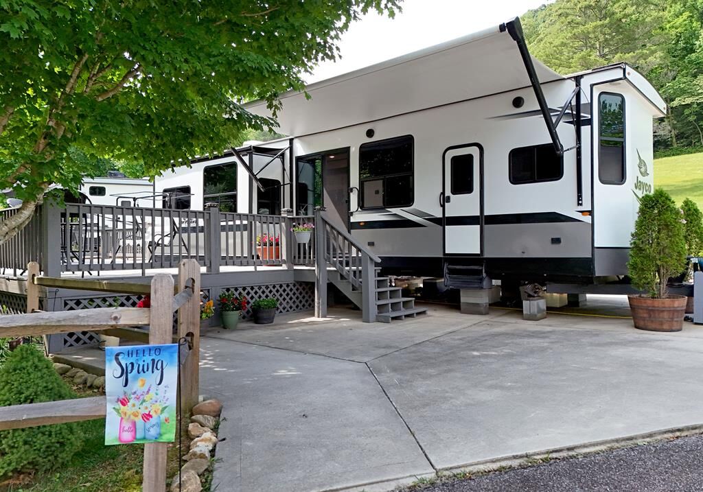 Property Photo: 17 Lauren Drive GA 30512