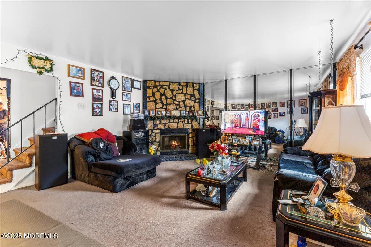 Property Photo:  4 Roanoke Court  NJ 08046 