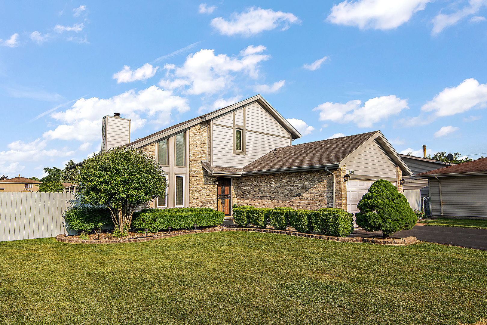 Property Photo: 17007 Westwood Court IL 60487