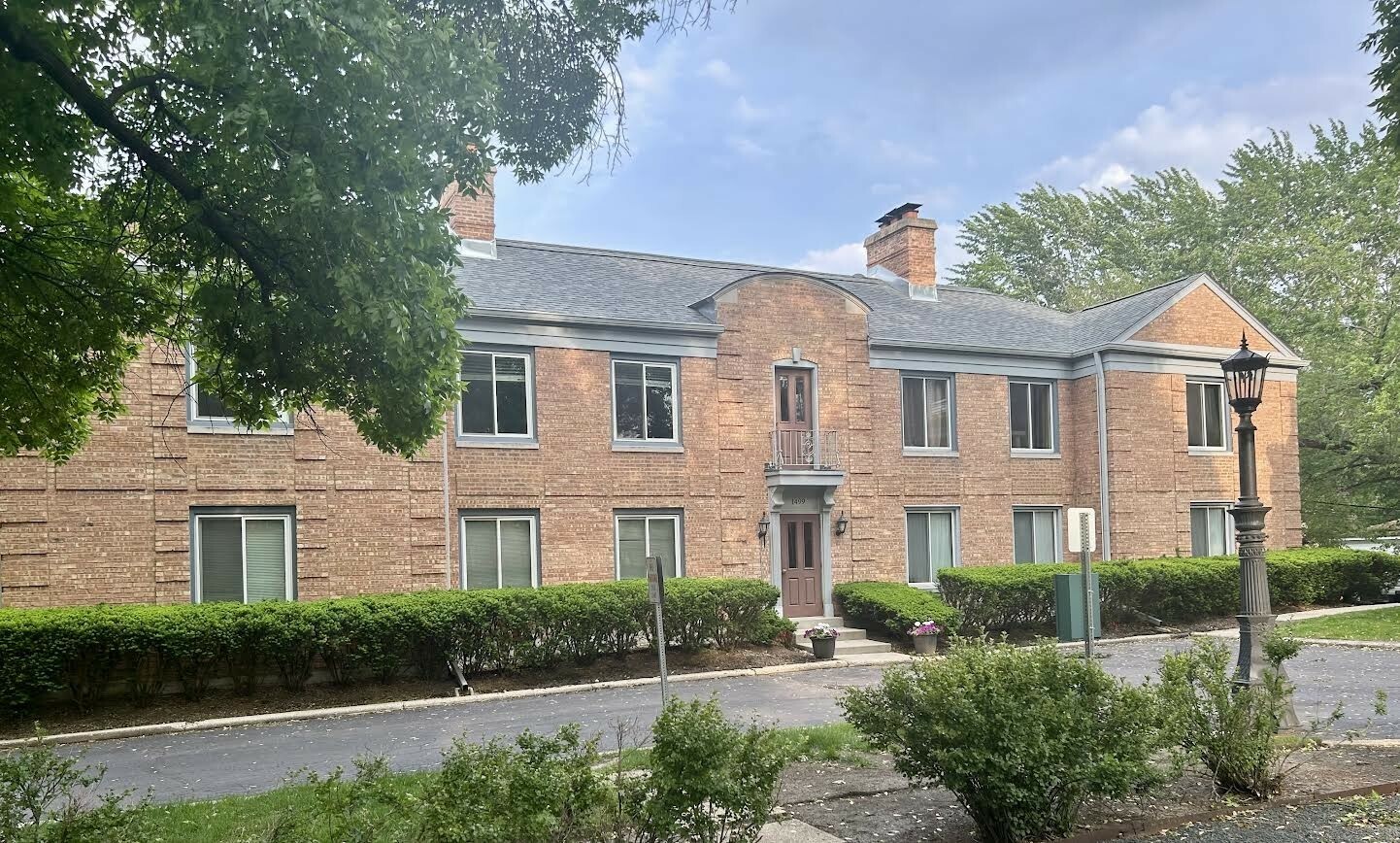 Property Photo: 1499 Shermer Road 201E IL 60062
