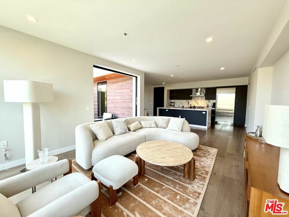 1017 N Croft Avenue 301  Los Angeles CA 90069 photo