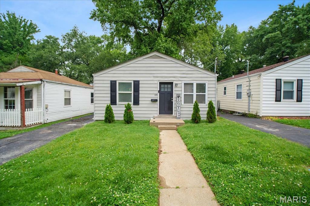 Property Photo: 135 Anabel Avenue MO 63135