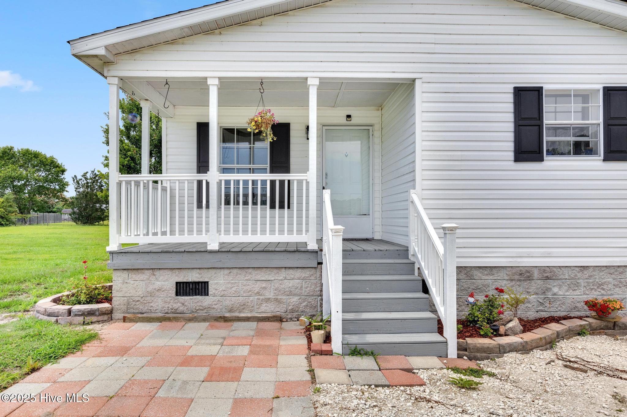 Property Photo: 111 Dana Court NC 28532