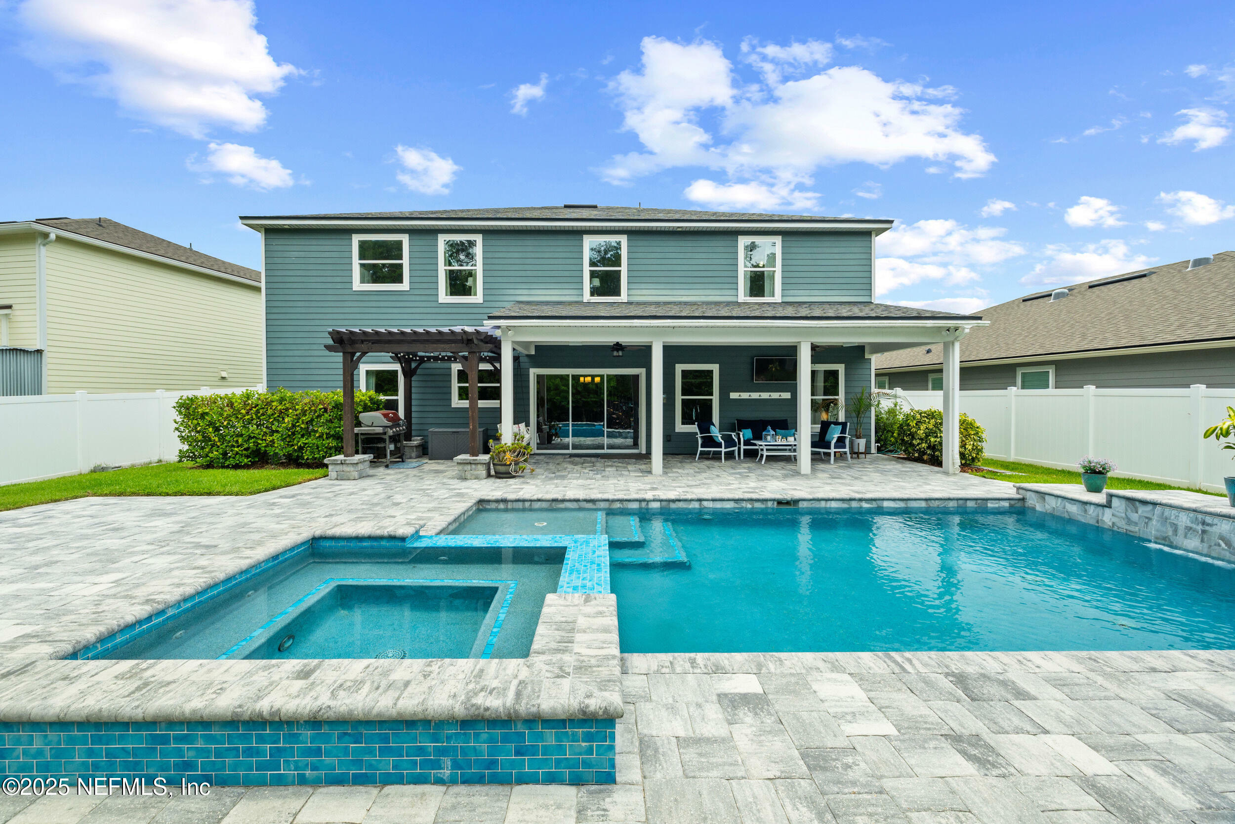Property Photo: 607 Narrowleaf Drive FL 32259