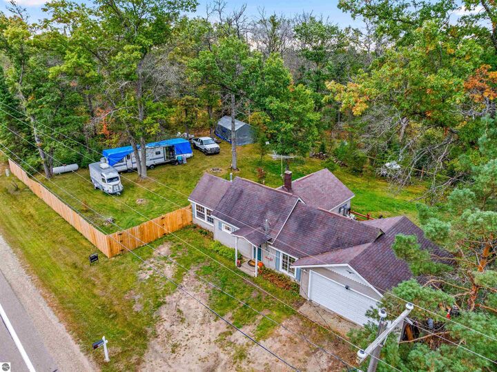 Property Photo:  2948 E Michigan Highway  MI 48653 