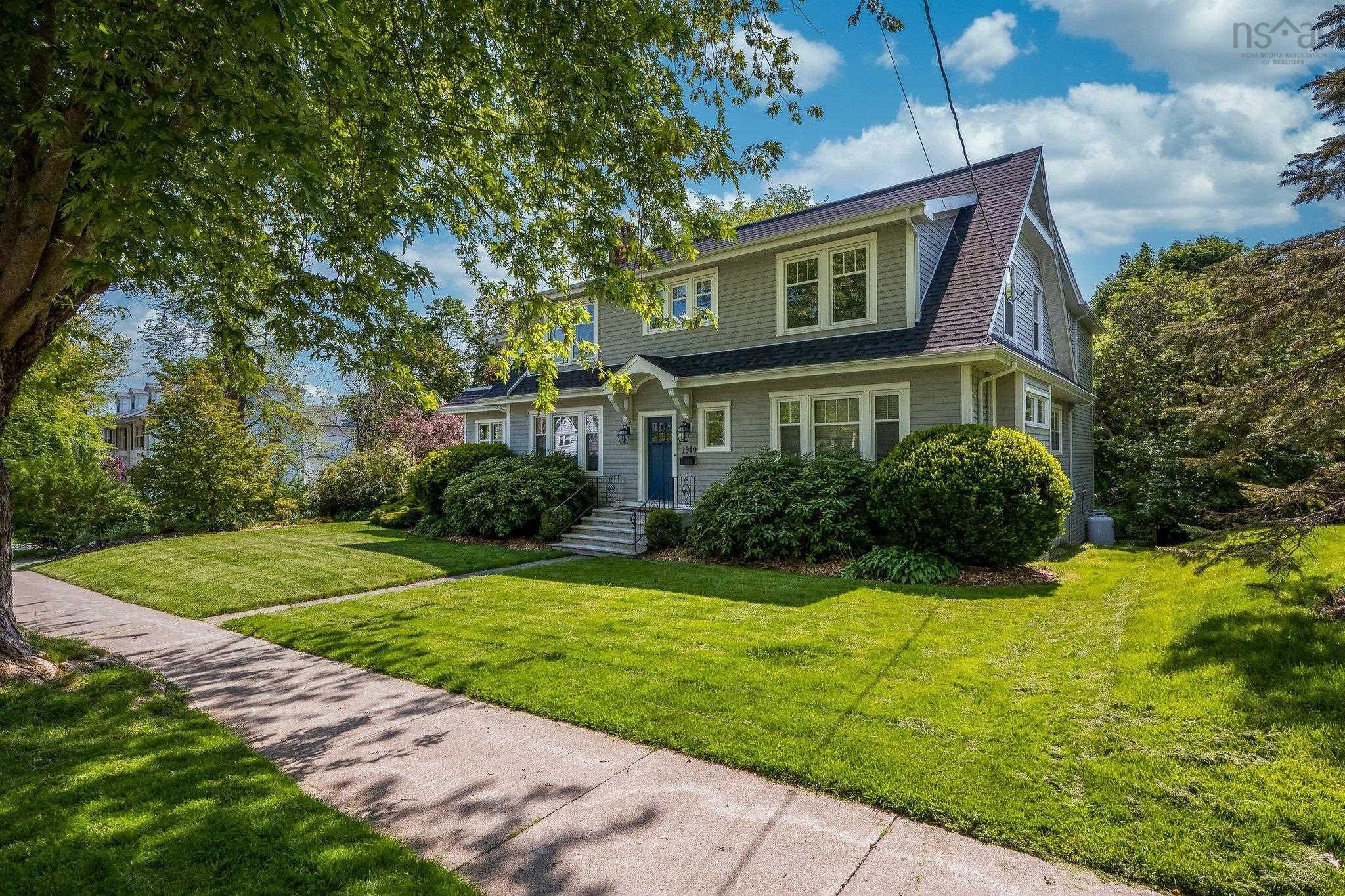Property Photo: 1910 Bloomingdale Terrace NS B3H 4E5