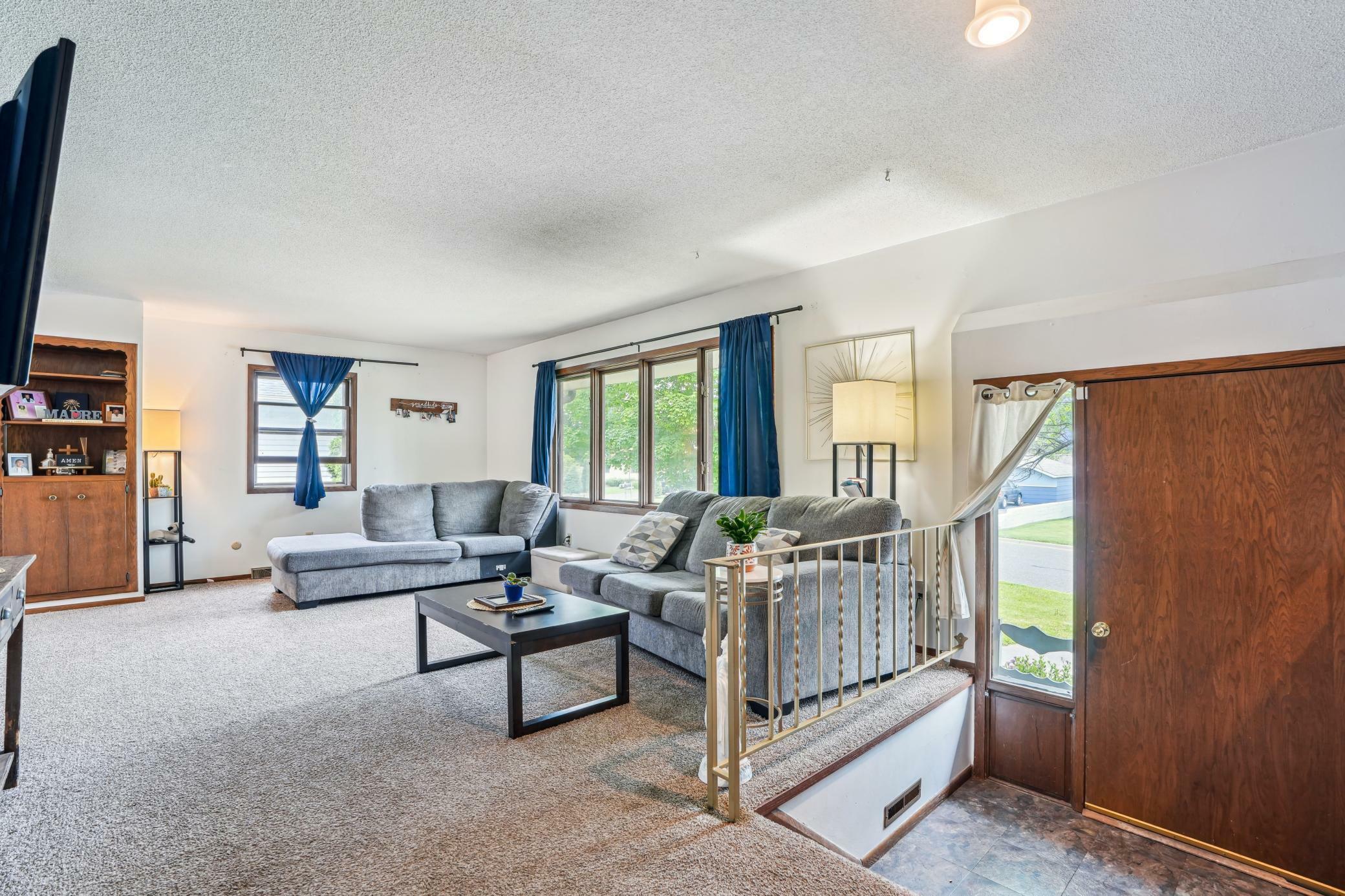 Property Photo:  1261 Leland Road E  MN 55109 