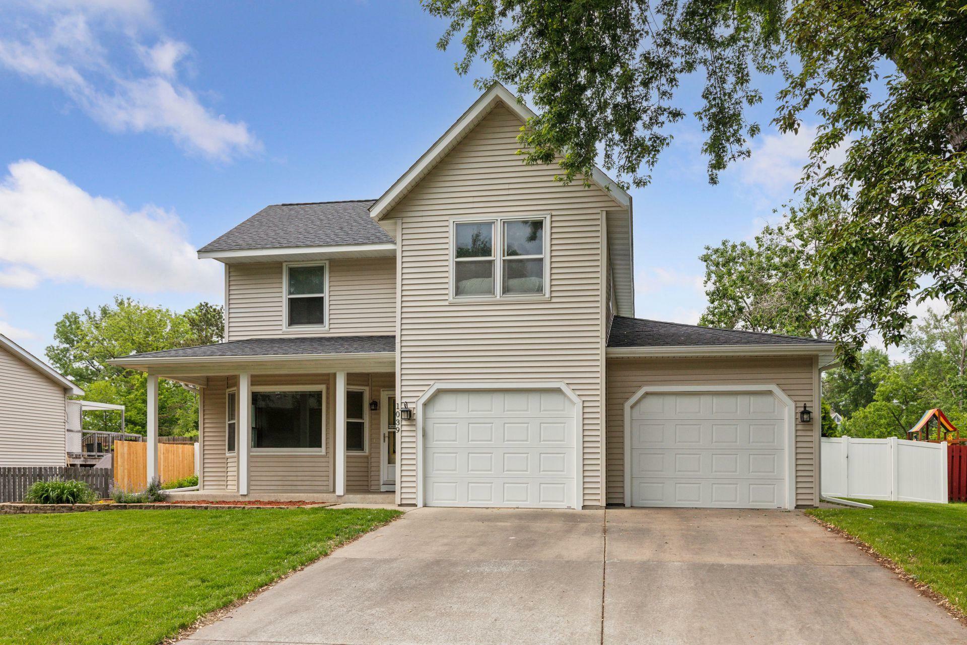 Property Photo: 1039 Briar Creek Road MN 55123