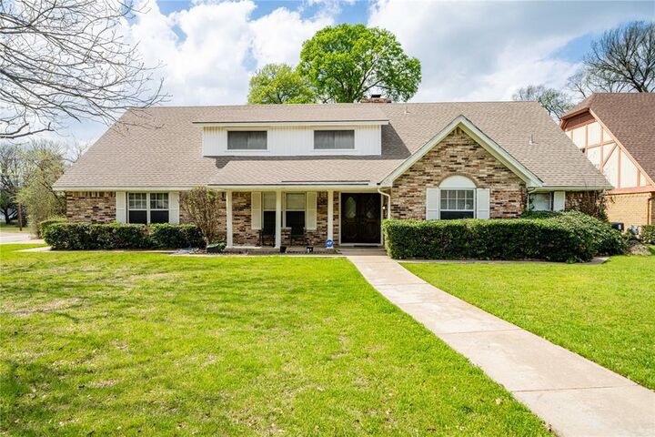 Property Photo:  919 Green Hills Road  TX 75137 