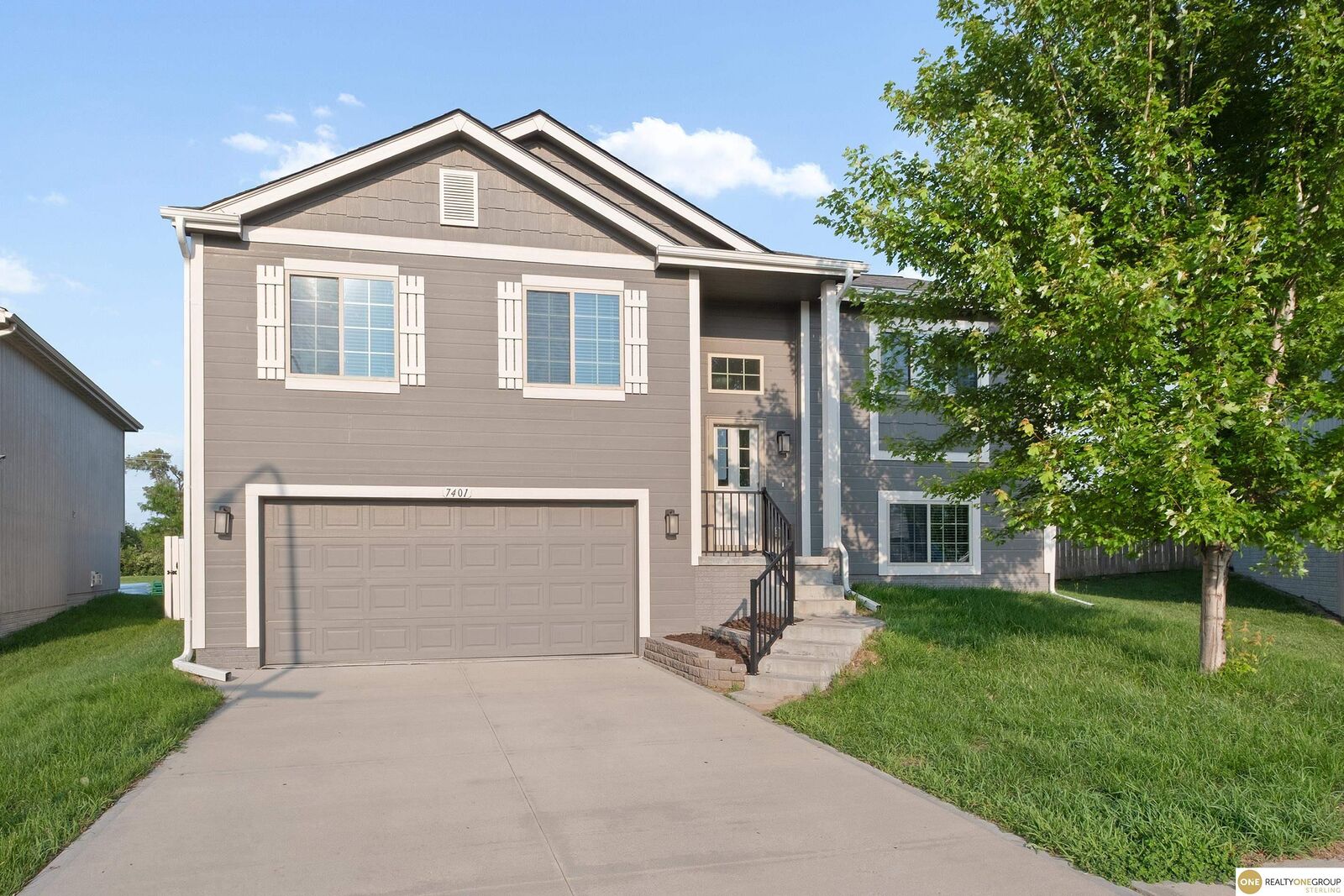 Property Photo: 7401 N 144th Avenue NE 68007