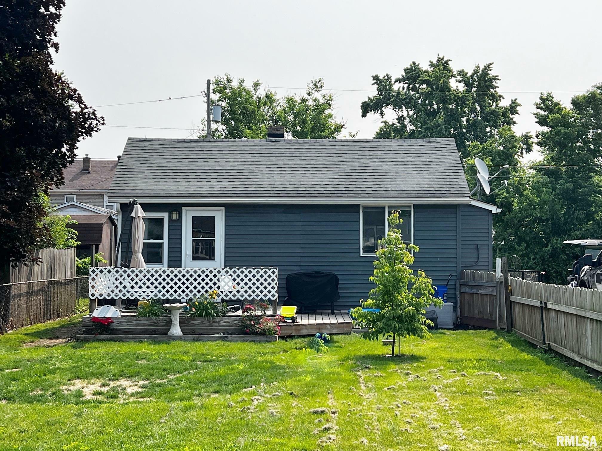 Property Photo: 1520 N Finney Street IL 61523