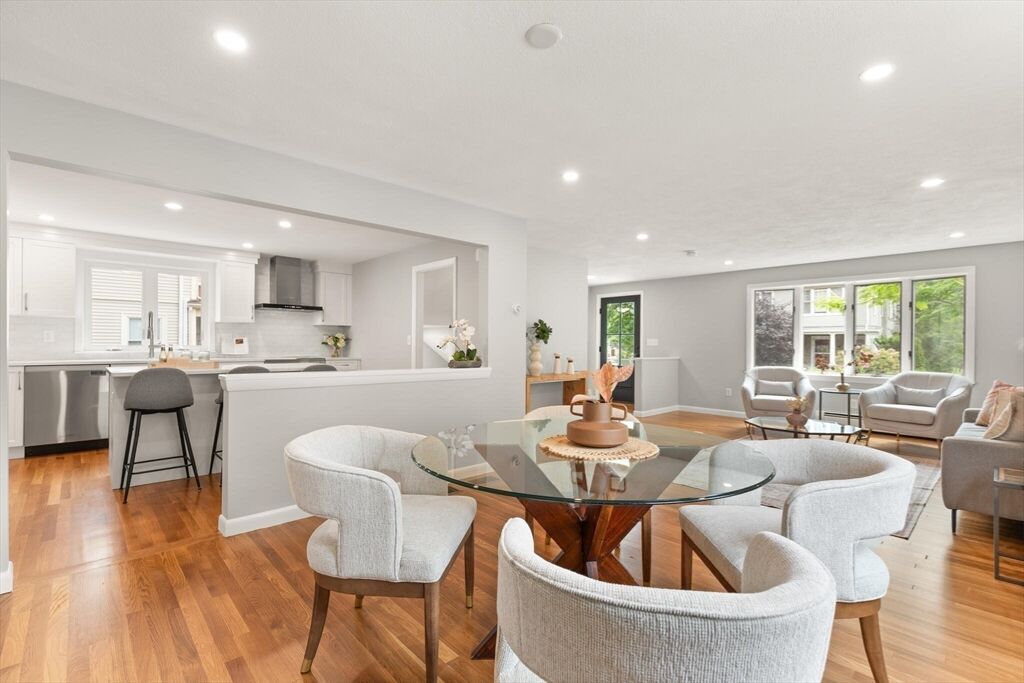 Property Photo:  160 Waverley St 160  MA 02478 