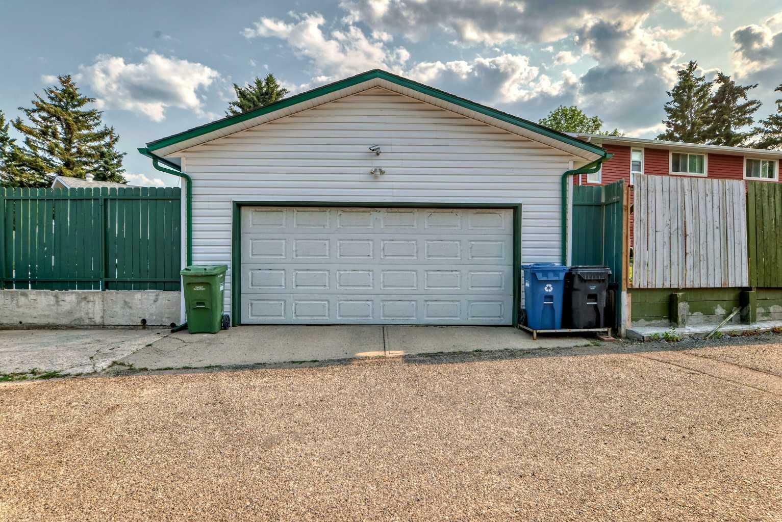 Property Photo: 420 Whitehorn Place NE AB T1Y 2B1