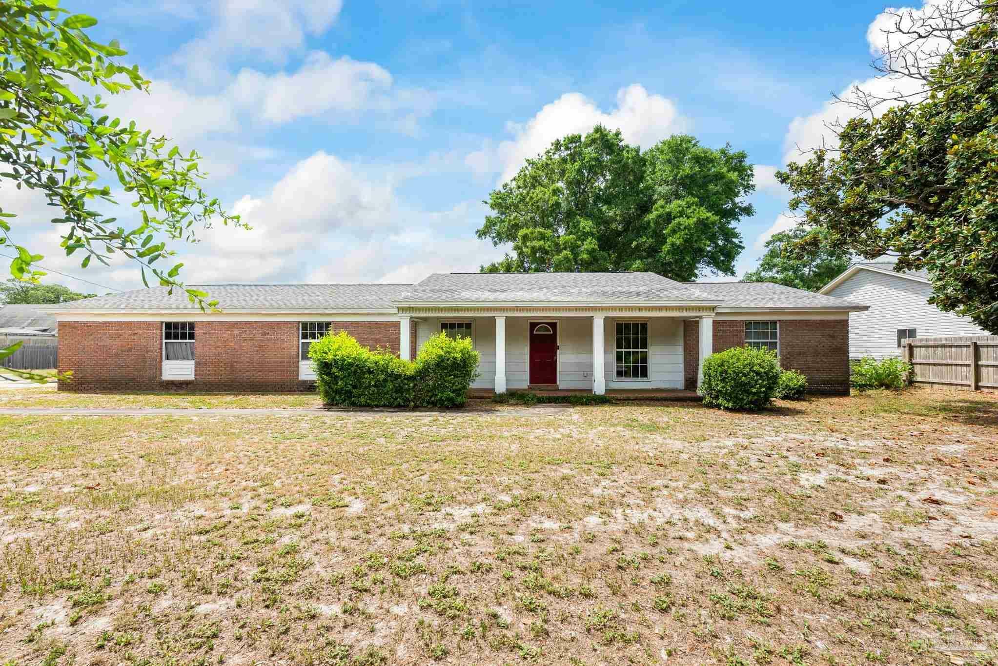 Property Photo: 11313 Gulf Beach Hwy FL 32507