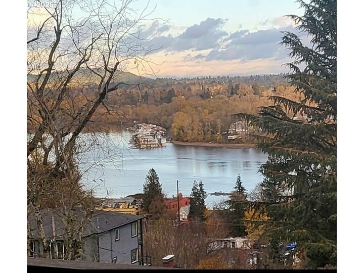 Property Photo:  7604 S Hood Ave  OR 97219 