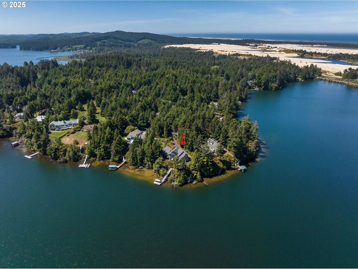 Property Photo: 83505 S Cove Way OR 97439