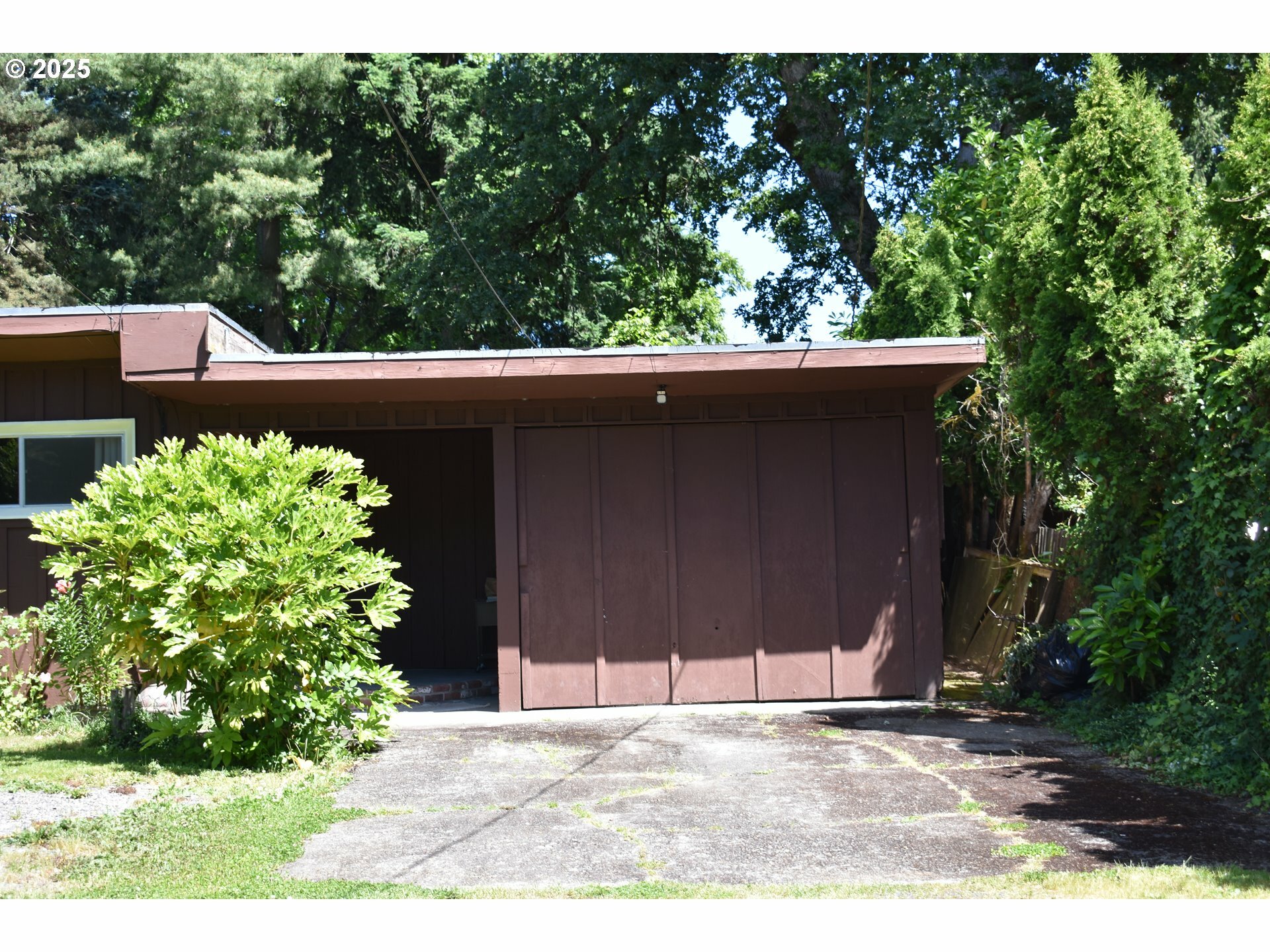 Property Photo: 14720 SE Linden Ln Ln OR 97267
