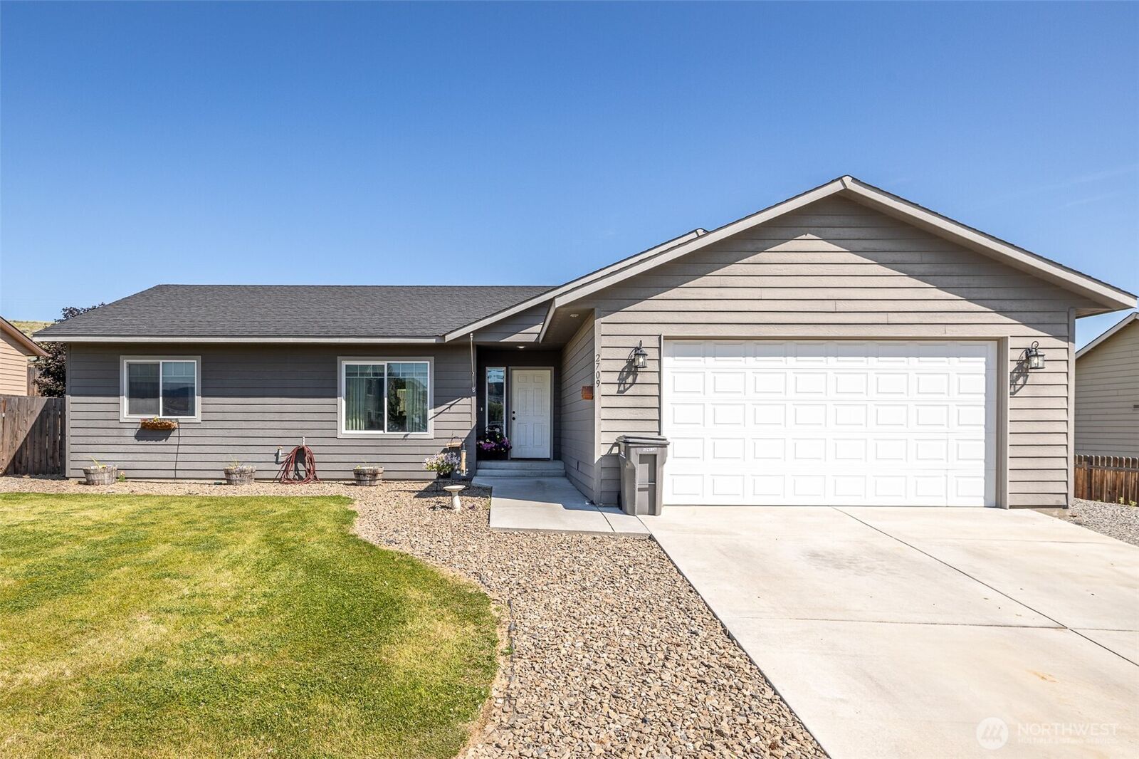 Property Photo:  2709  Semolina Loop  WA 98802 