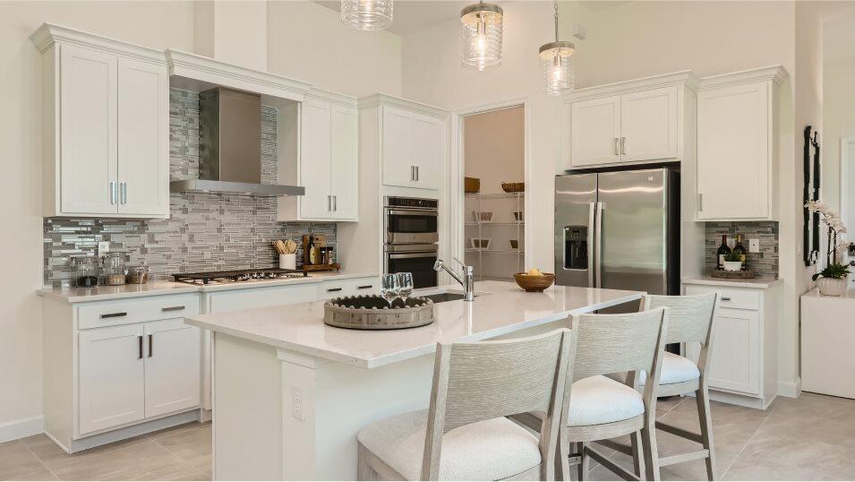 Property Photo: 504 SE Fascino Circle FL 34984