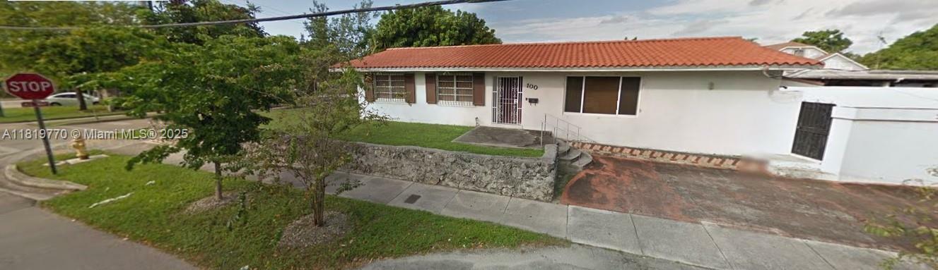Property Photo: 100 NW 23rd Ave FL 33125