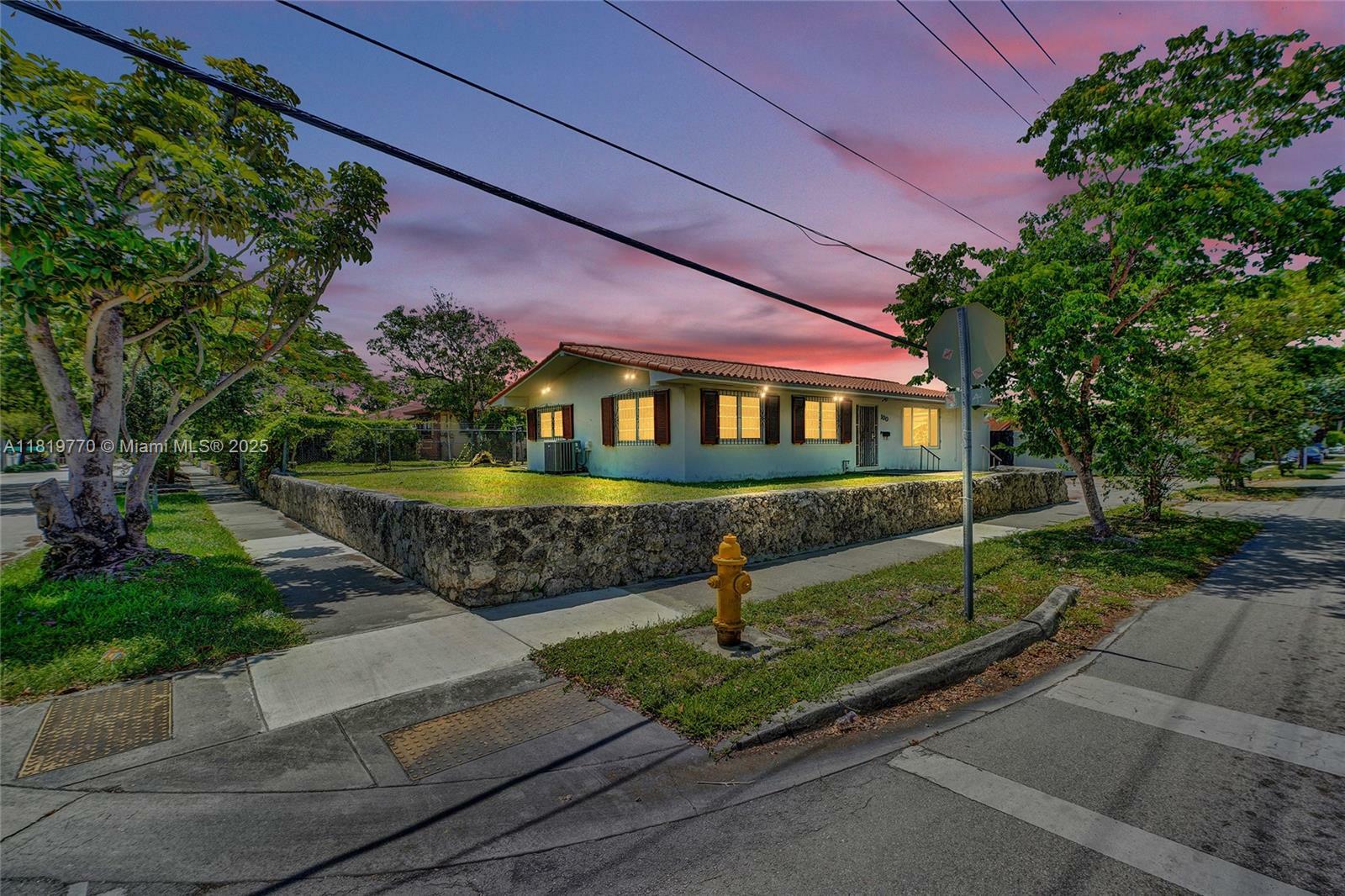 Property Photo: 100 NW 23rd Ave FL 33125