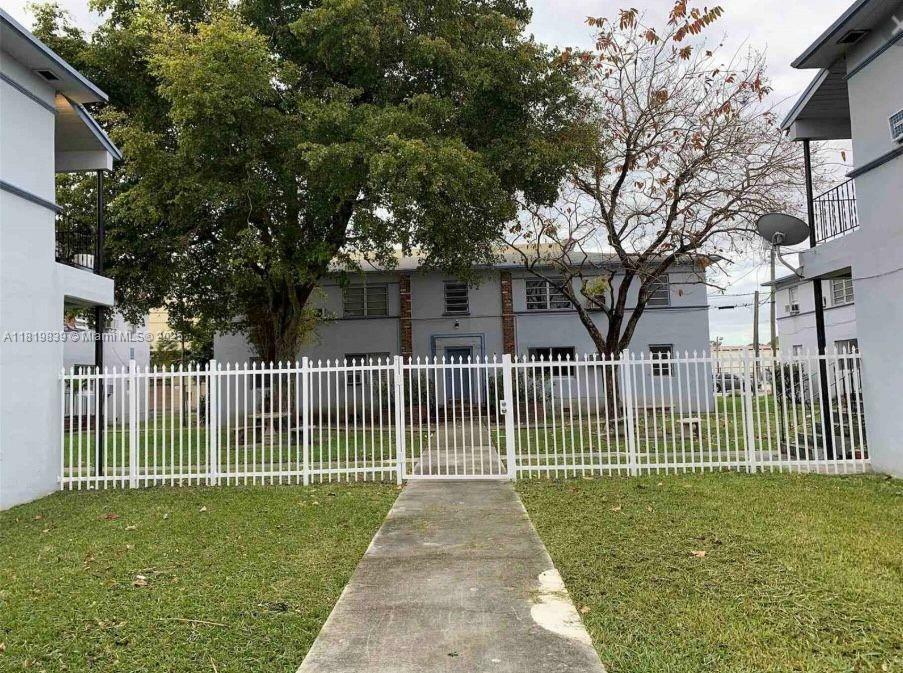 424 NE 82nd St 4C  Miami FL 33138 photo