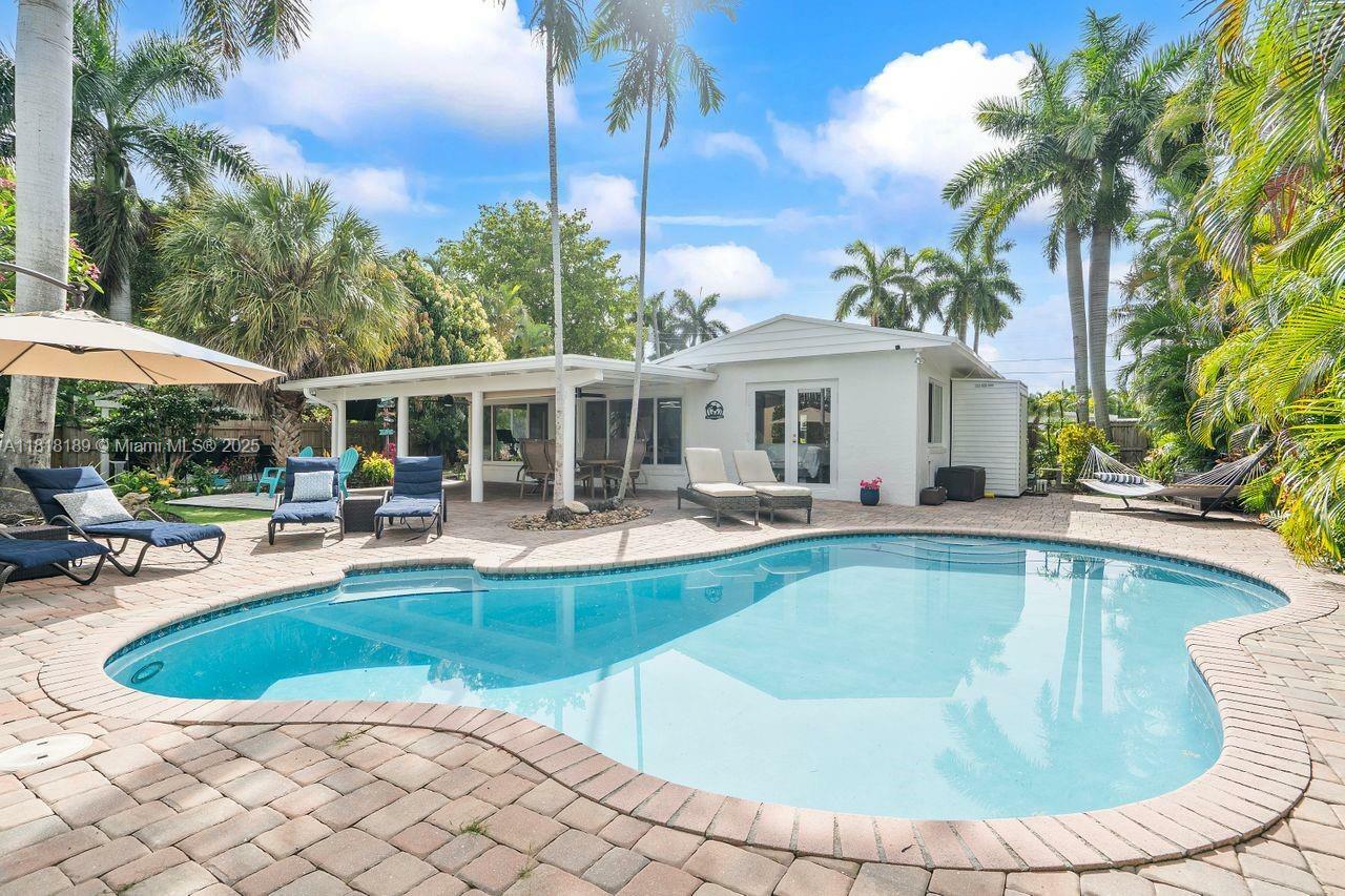 Property Photo: 2837 NE 17th Ave FL 33334