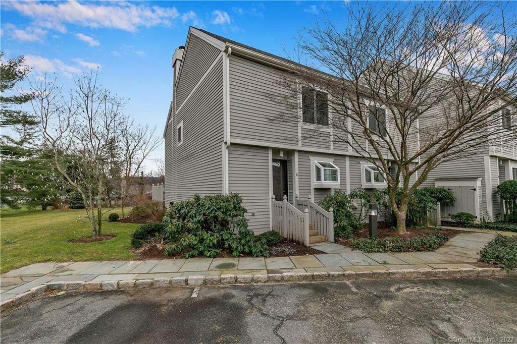 Property Photo: 11 Strathmore Lane 11 CT 06880