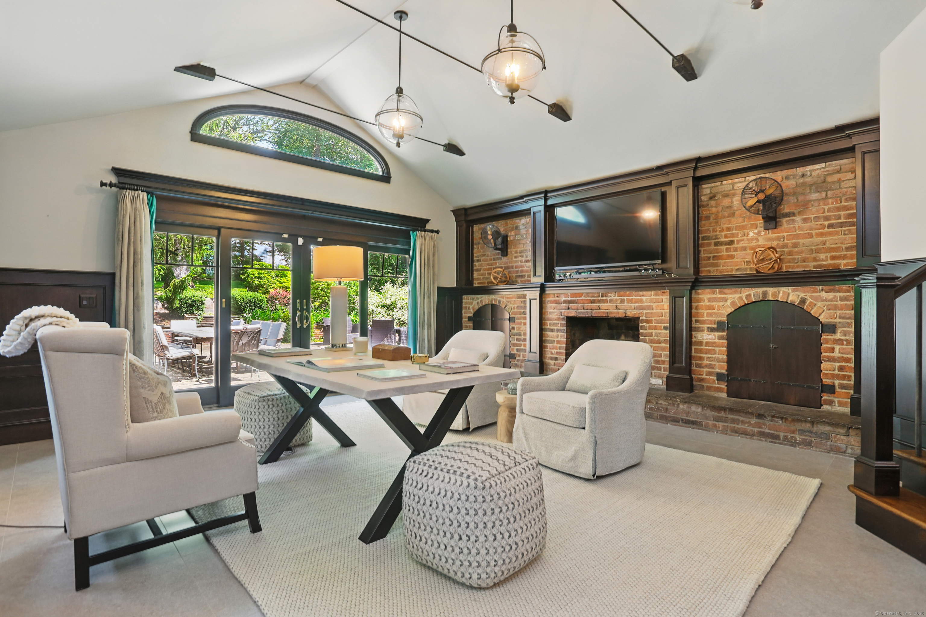 Property Photo: 158 Linden Tree Road CT 06897