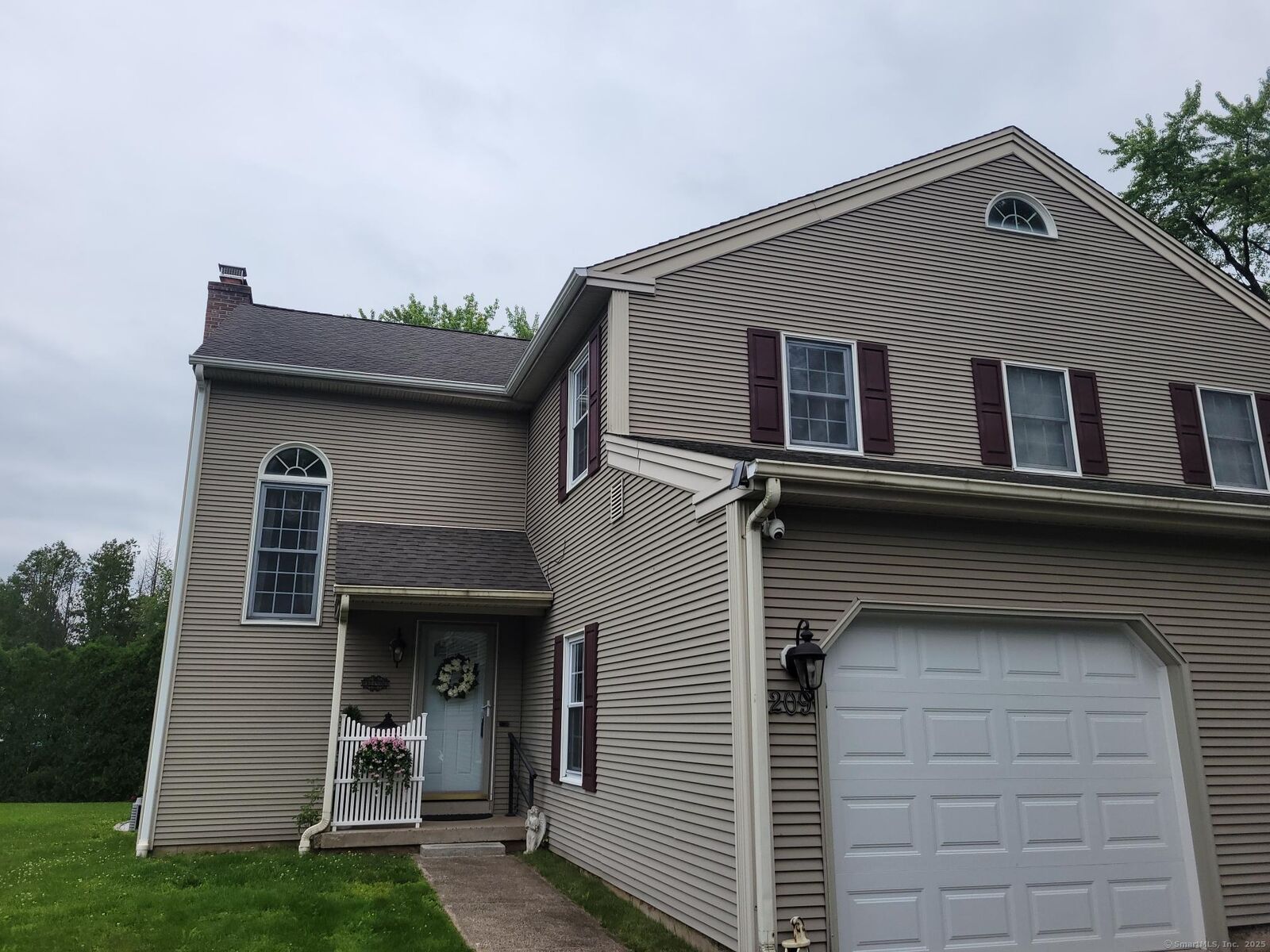 Property Photo:  209 Prospect Street 209  CT 06479 