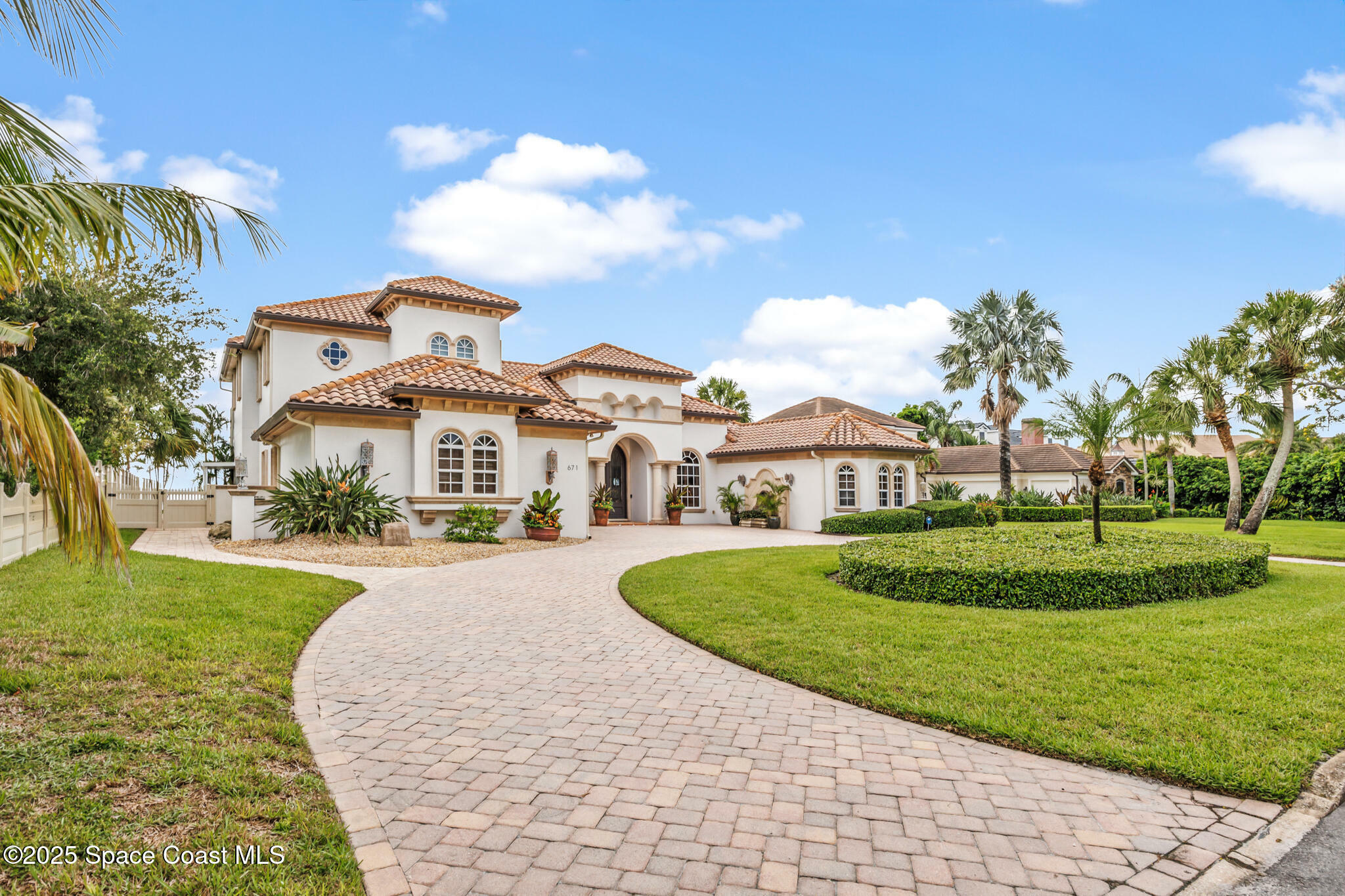 Property Photo:  671 Indian River Drive  FL 32935 