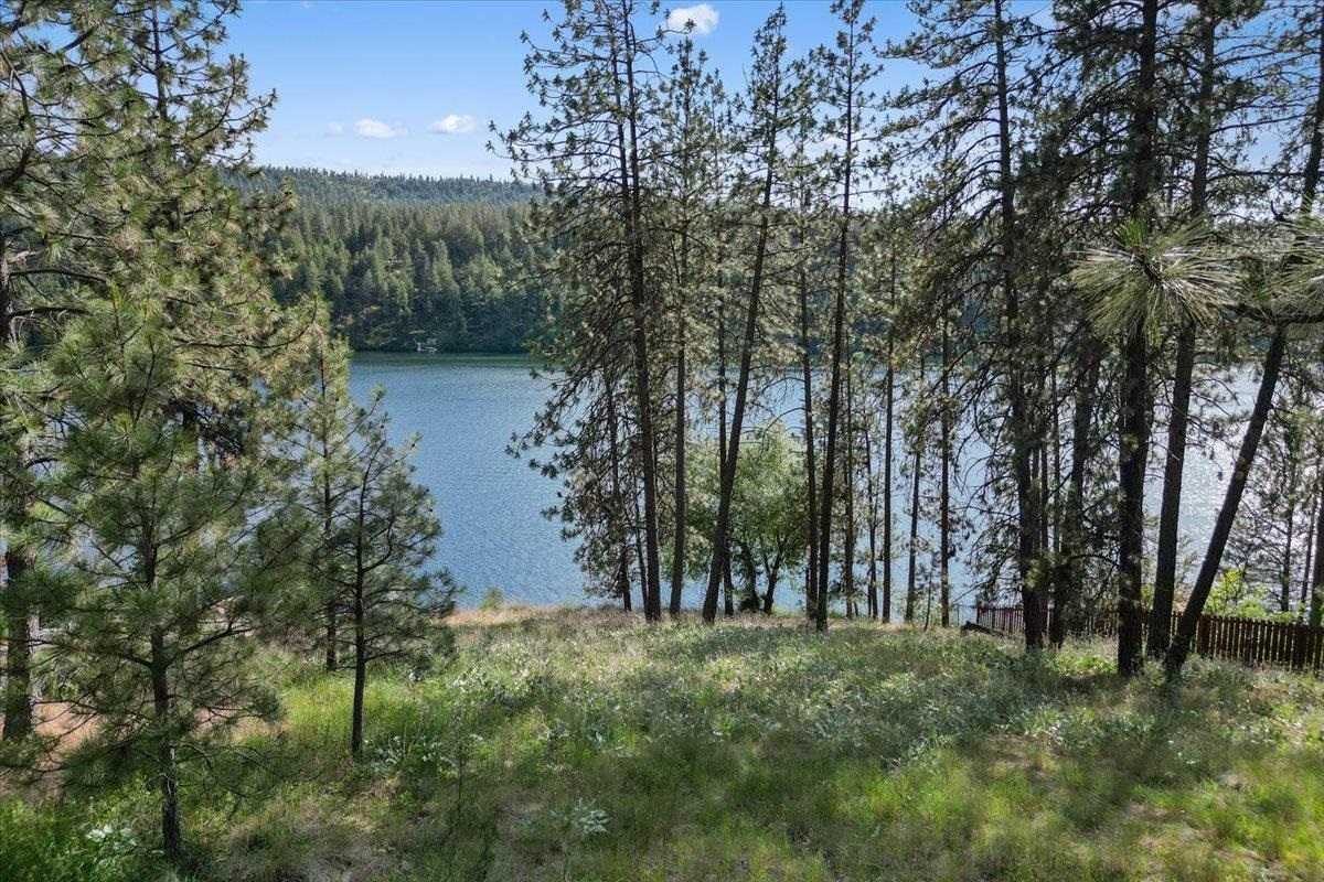 Property Photo: 12823 Shore Rd WA 99026