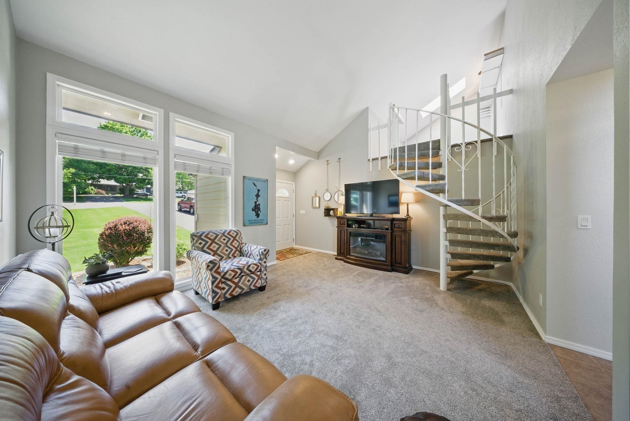 Property Photo: 6002 S Yale Rd WA 99223