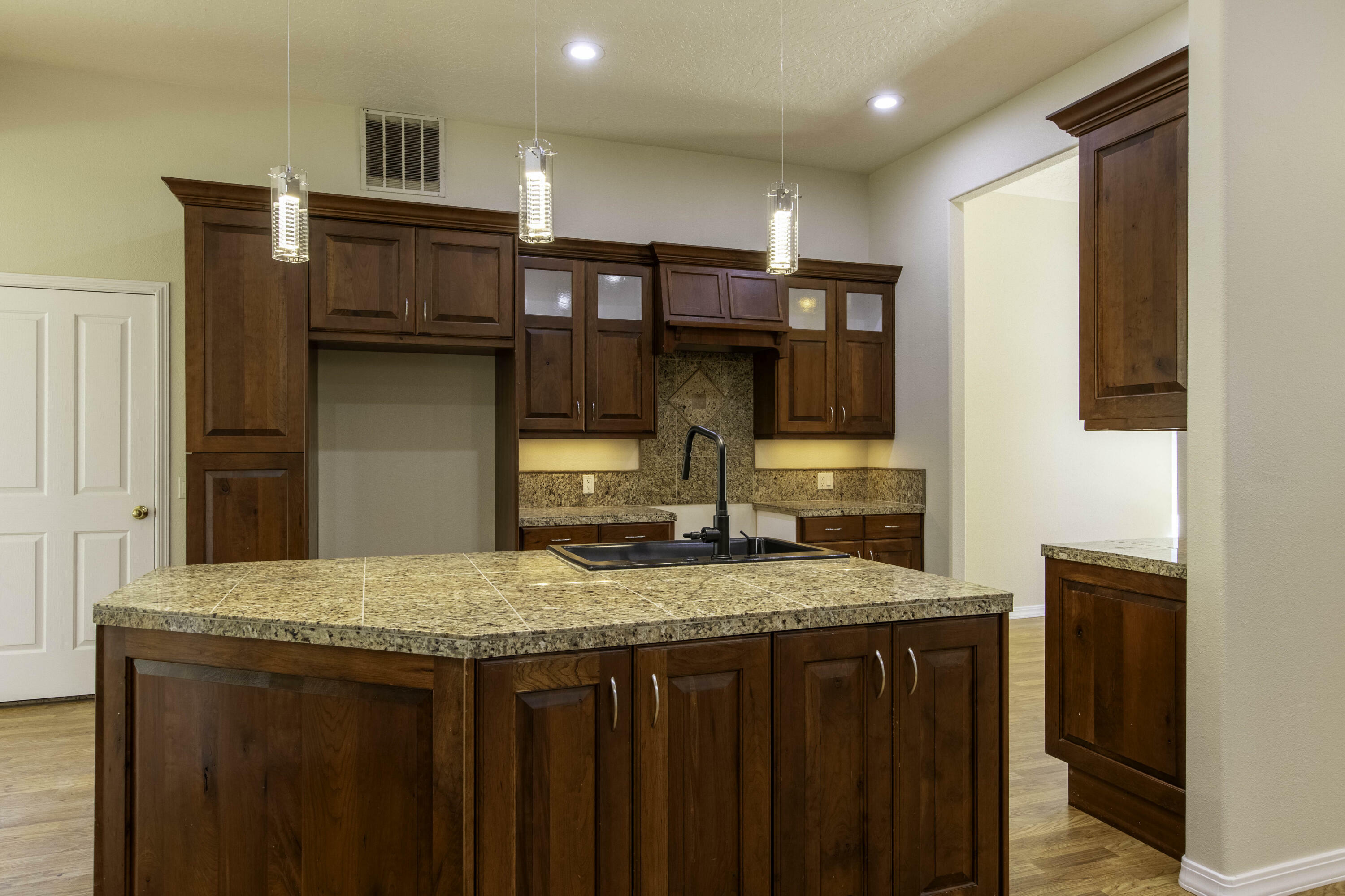 Property Photo: 100 Ridgeview Dr ID 83313