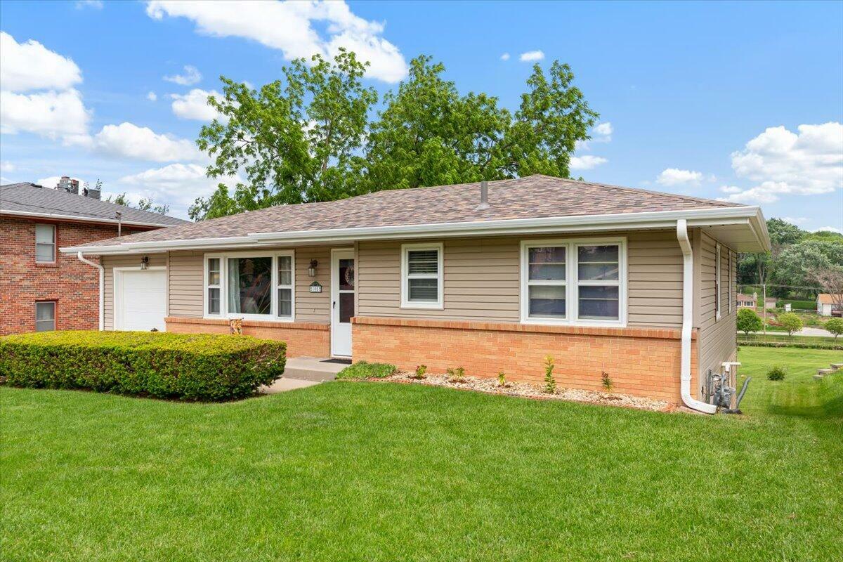 Property Photo: 105 Zenith Drive IA 51503