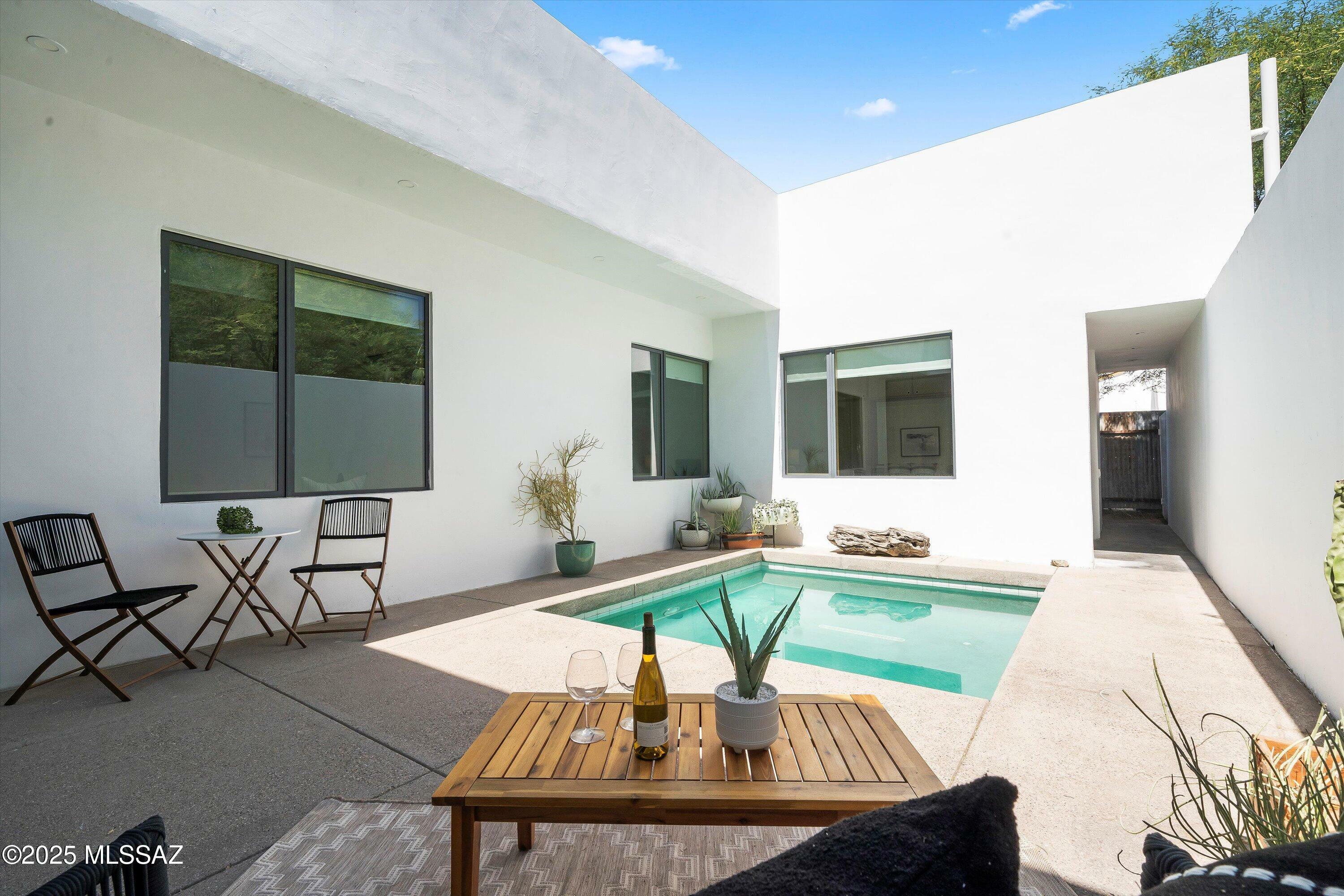 Property Photo: 573 S 9th Avenue AZ 85701