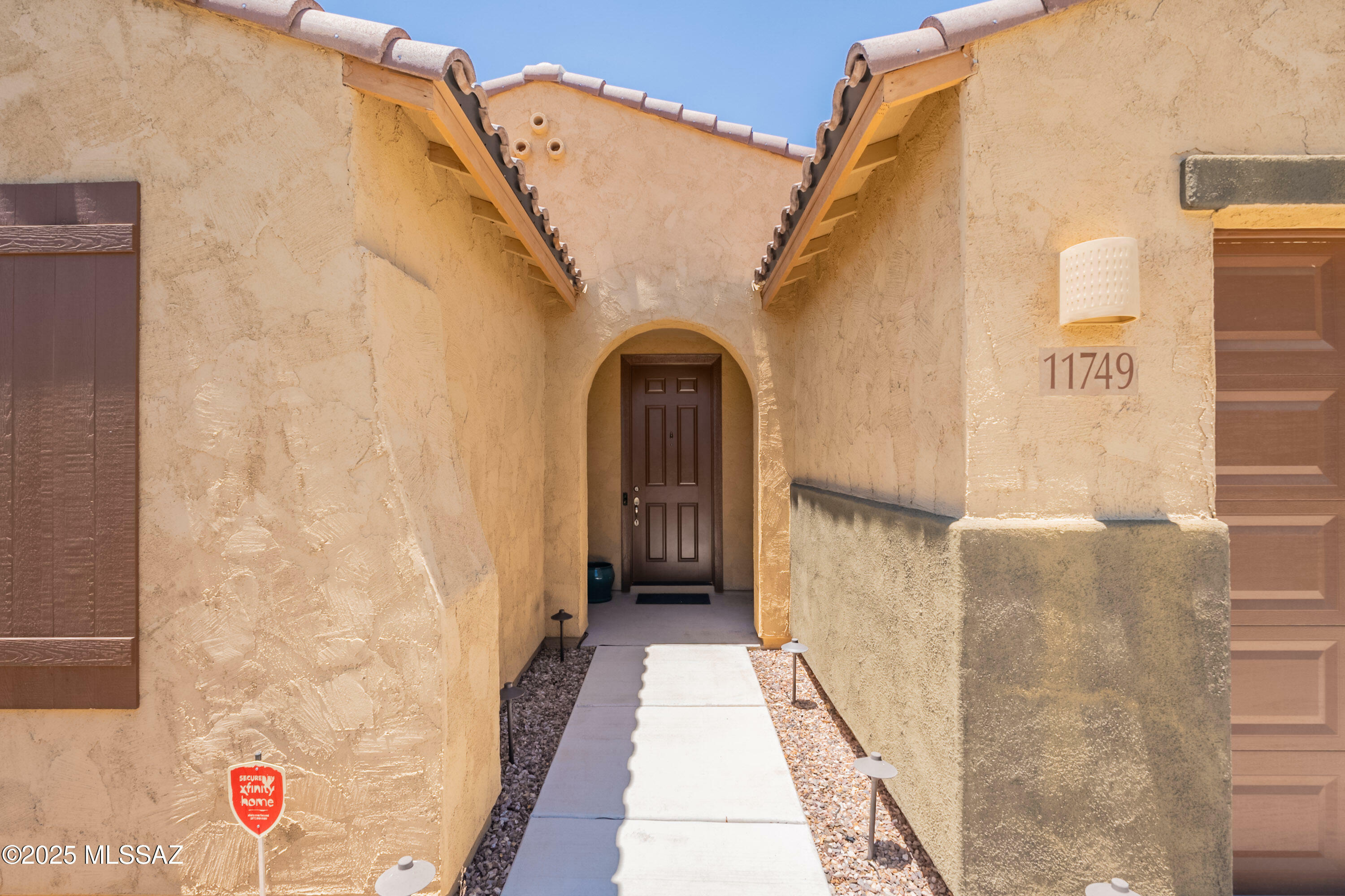 Property Photo: 11749 N Village Vista Place AZ 85737