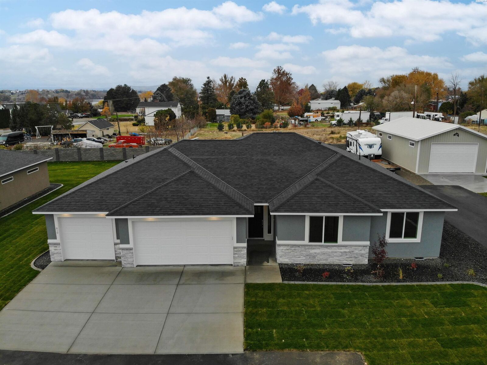 Property Photo: 4105 Road 96 WA 99301