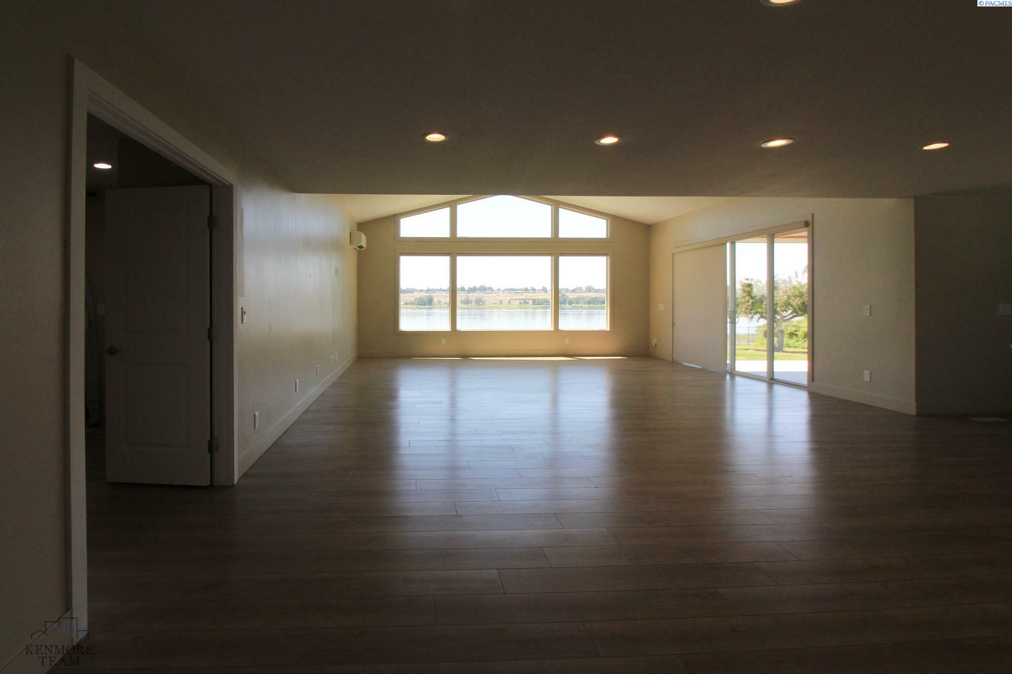 Property Photo: 4620 W River Blvd WA 99301