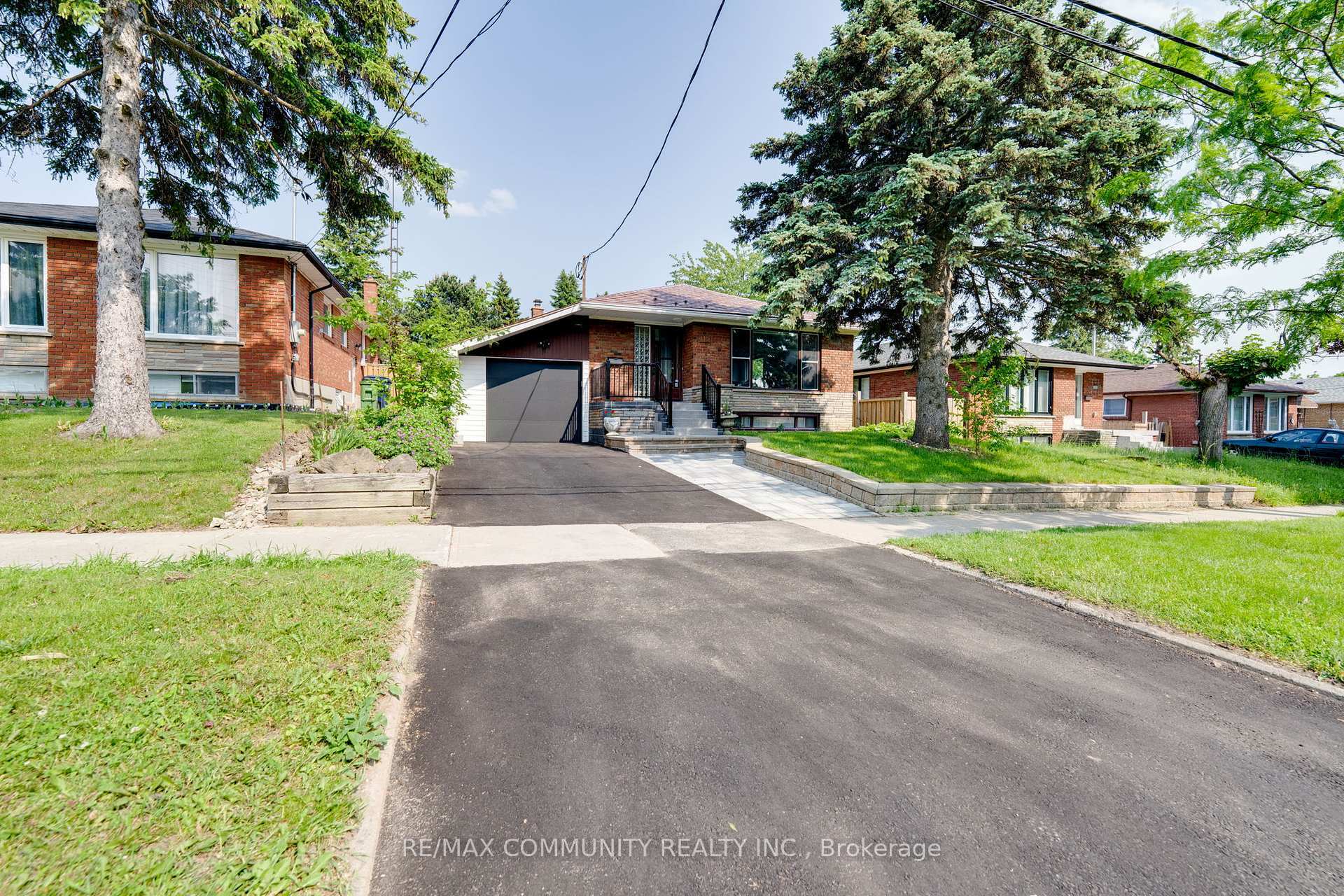 Property Photo: 115 Marcos Boulevard ON M1K 5A7