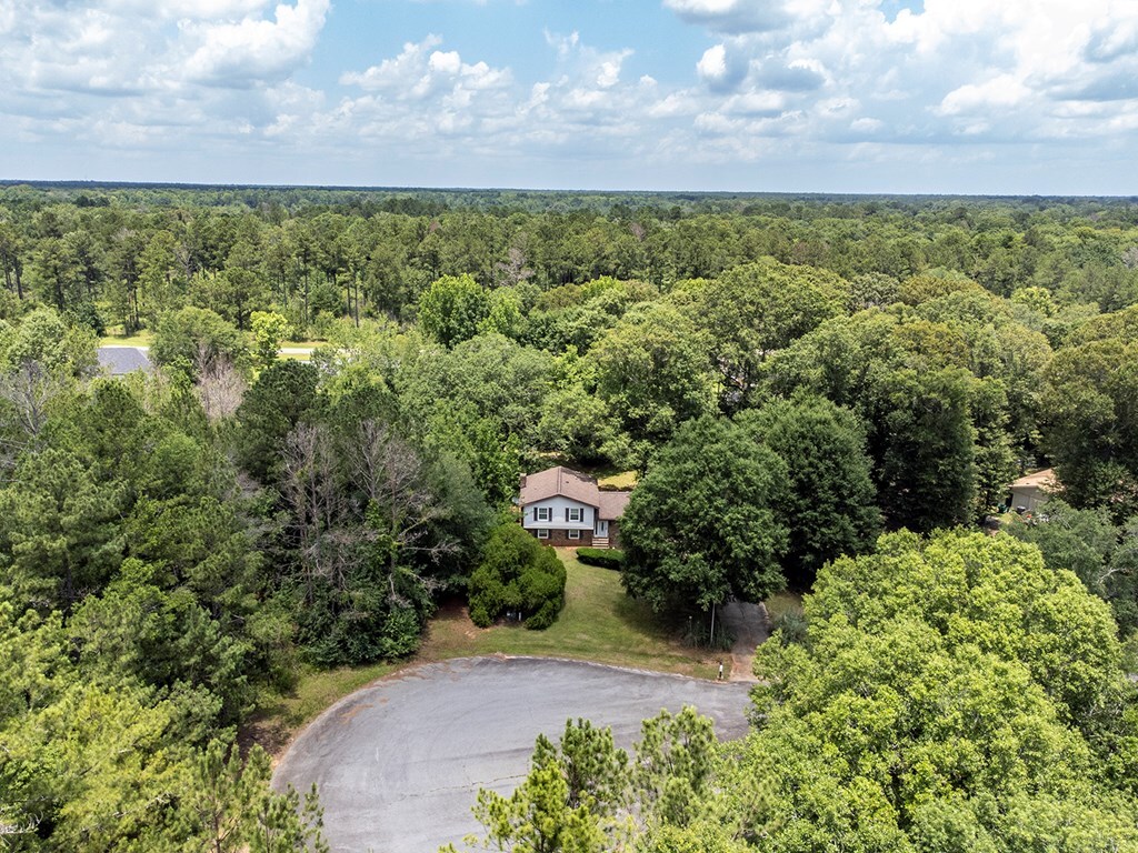 Property Photo: 911 Benchmark Dr GA 31721