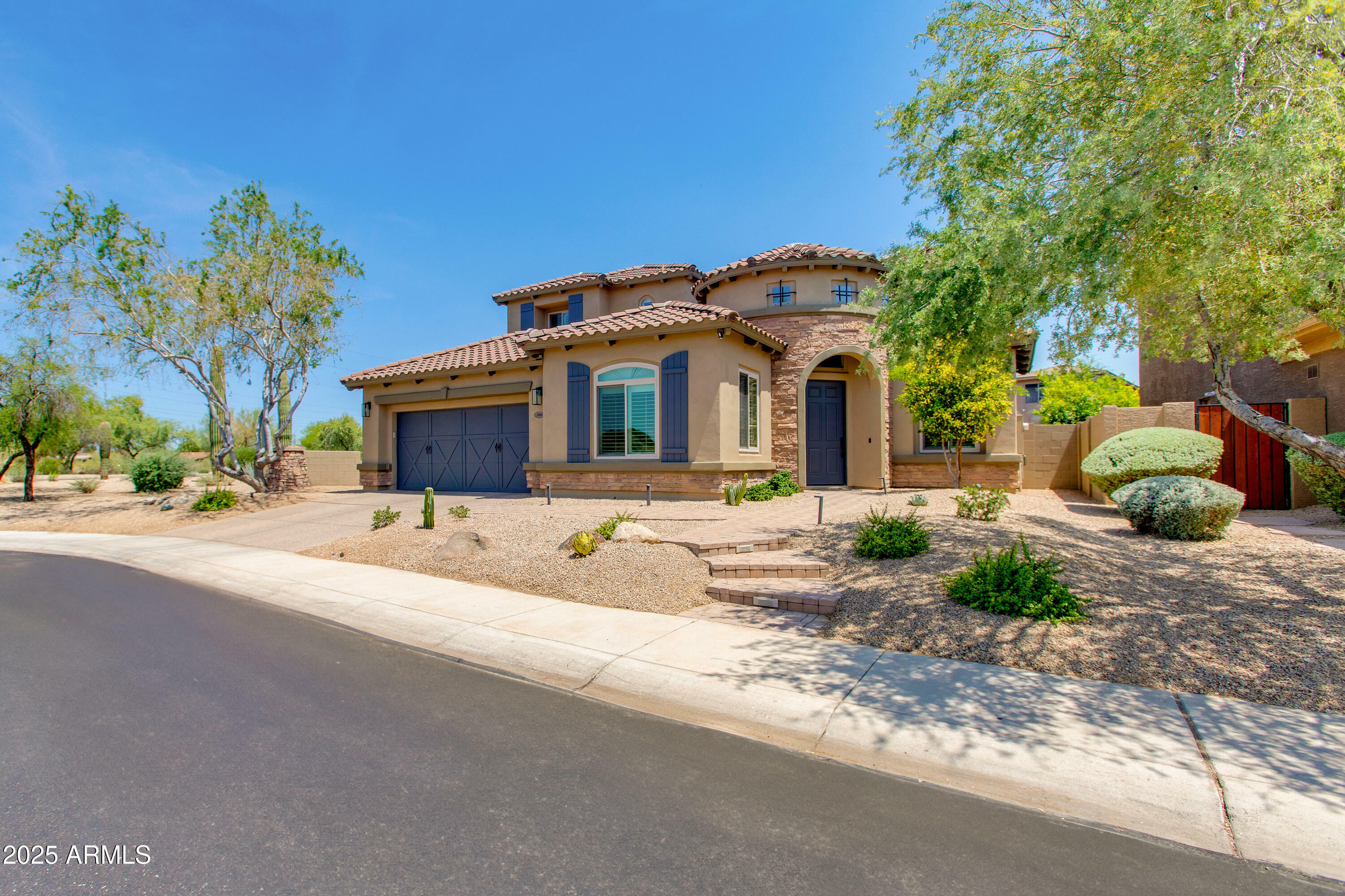 Property Photo:  3804 E Daley Lane  AZ 85050 