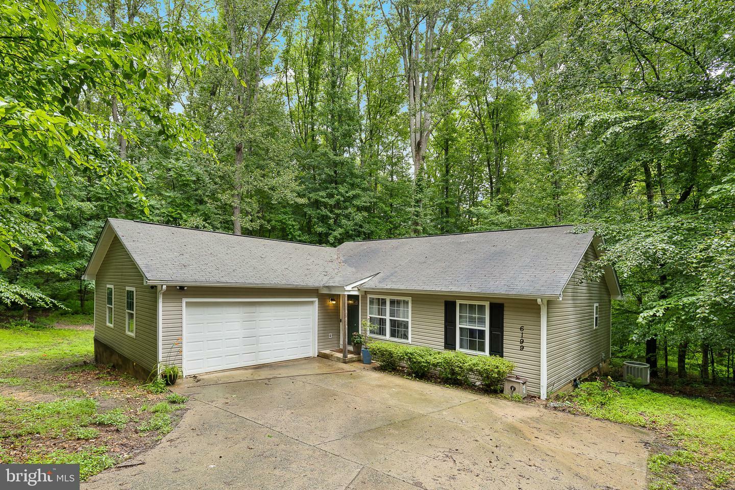 Property Photo: 6199 Curtis Circle VA 22485