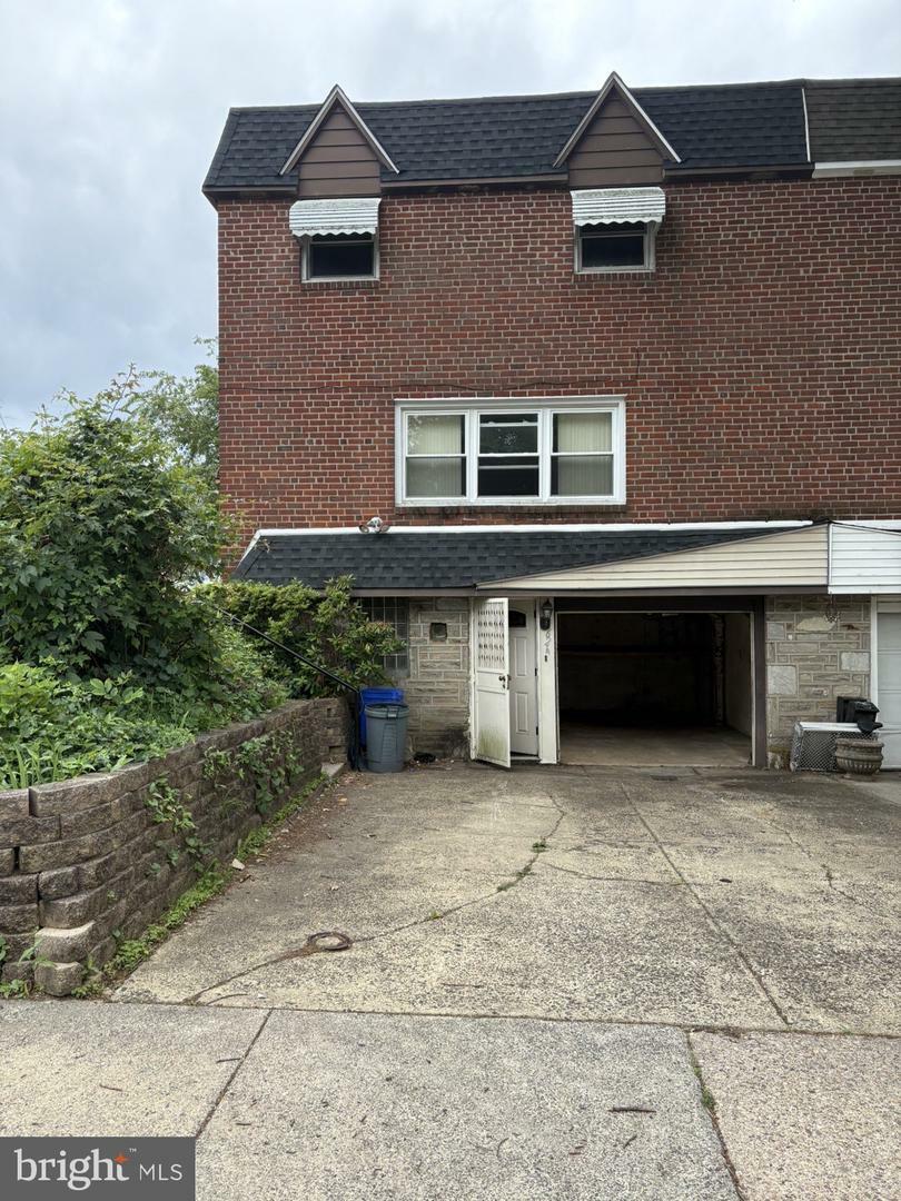 624 Artwood Drive  Philadelphia PA 19115 photo