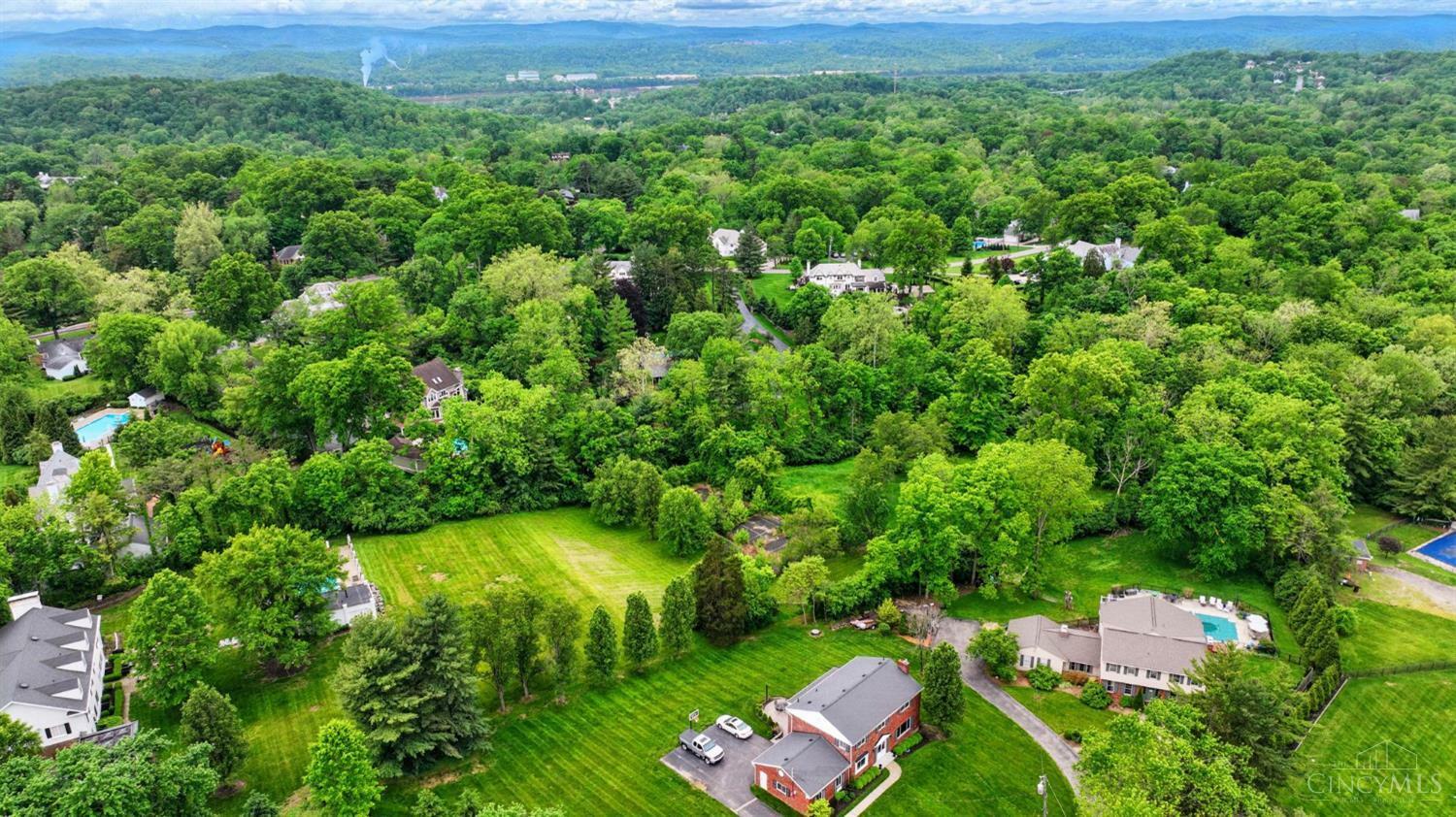 Property Photo: 929 Birney Lane OH 45230