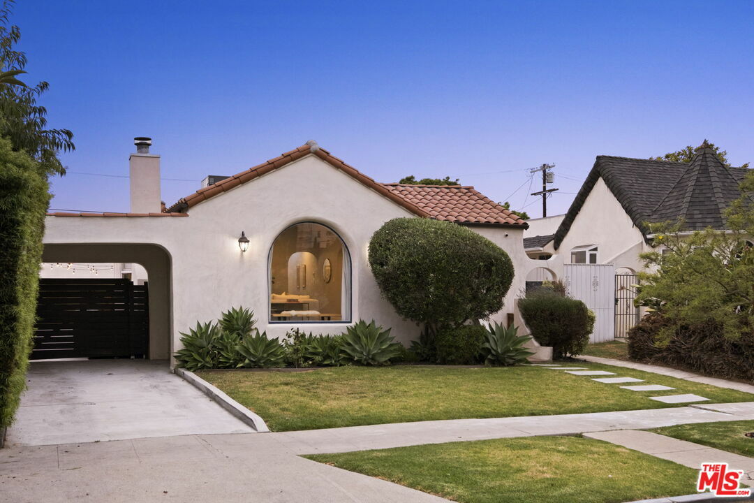 Property Photo: 2907 Potomac Ave CA 90016