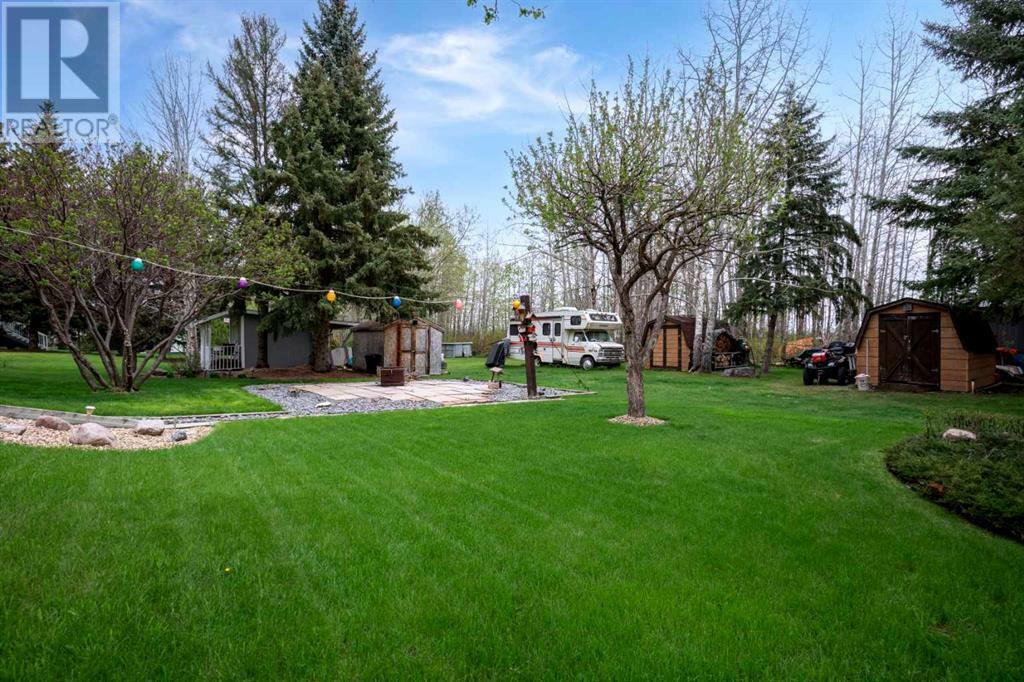 Property Photo: 33 Mackenzie Drive AB T0B 4C0