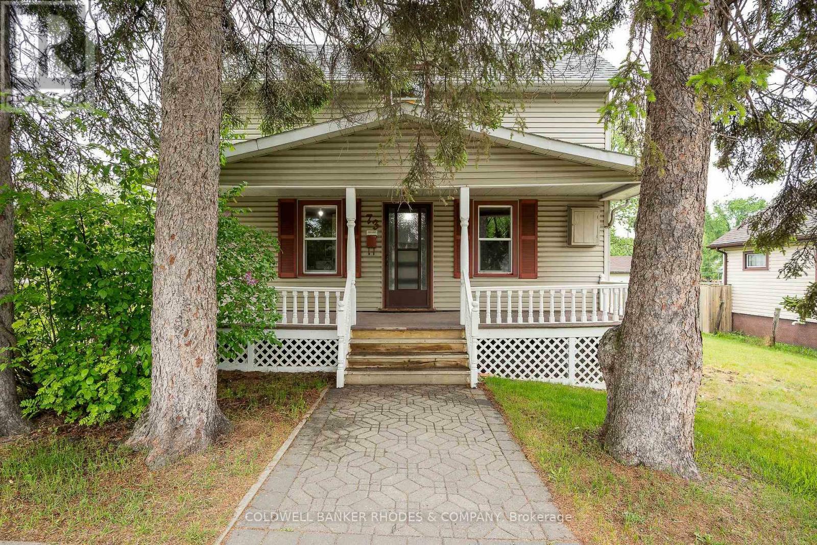 Photo de la propriété: 73 Empress Avenue North ON P7A 6C2