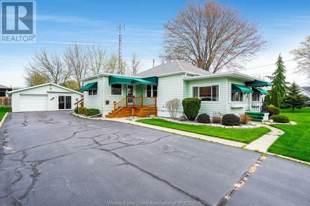 Property Photo:  44 McCallum Avenue  ON N9Y 1C2 