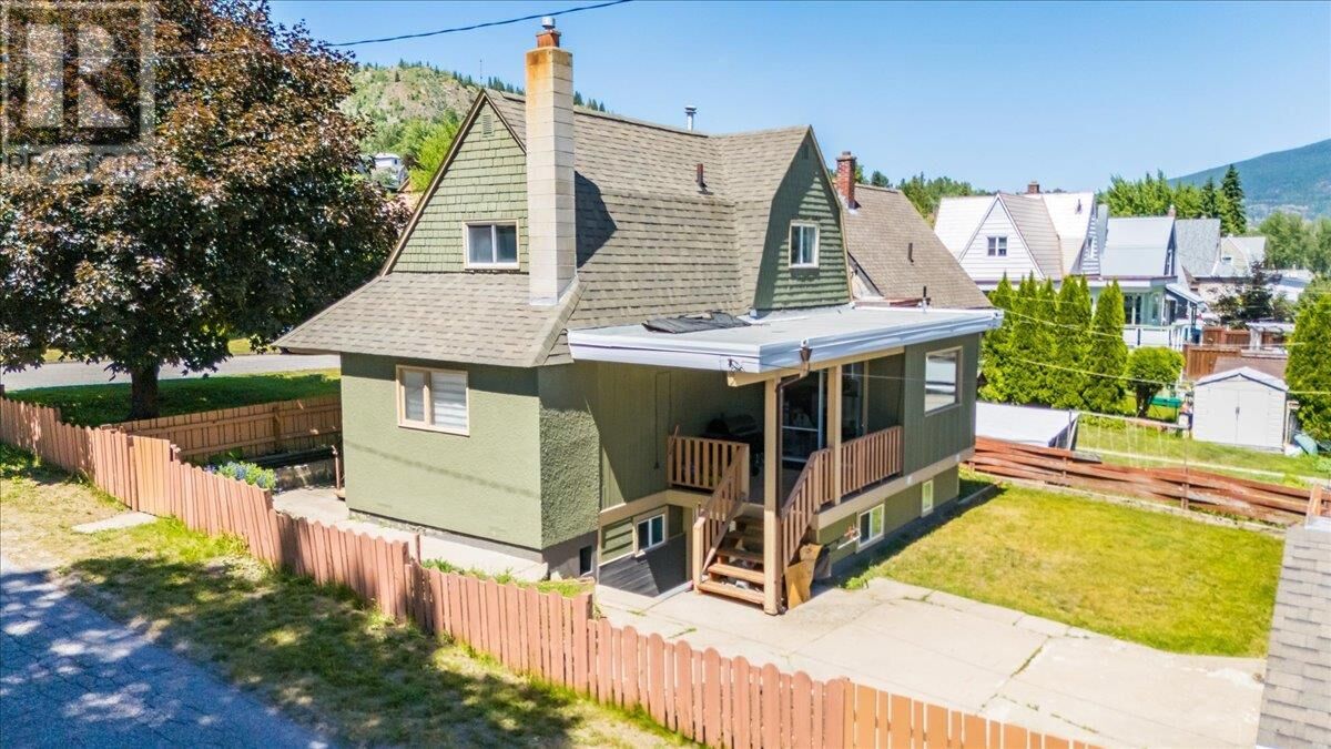 Property Photo: 798 Kipling Street BC V1R 2A4
